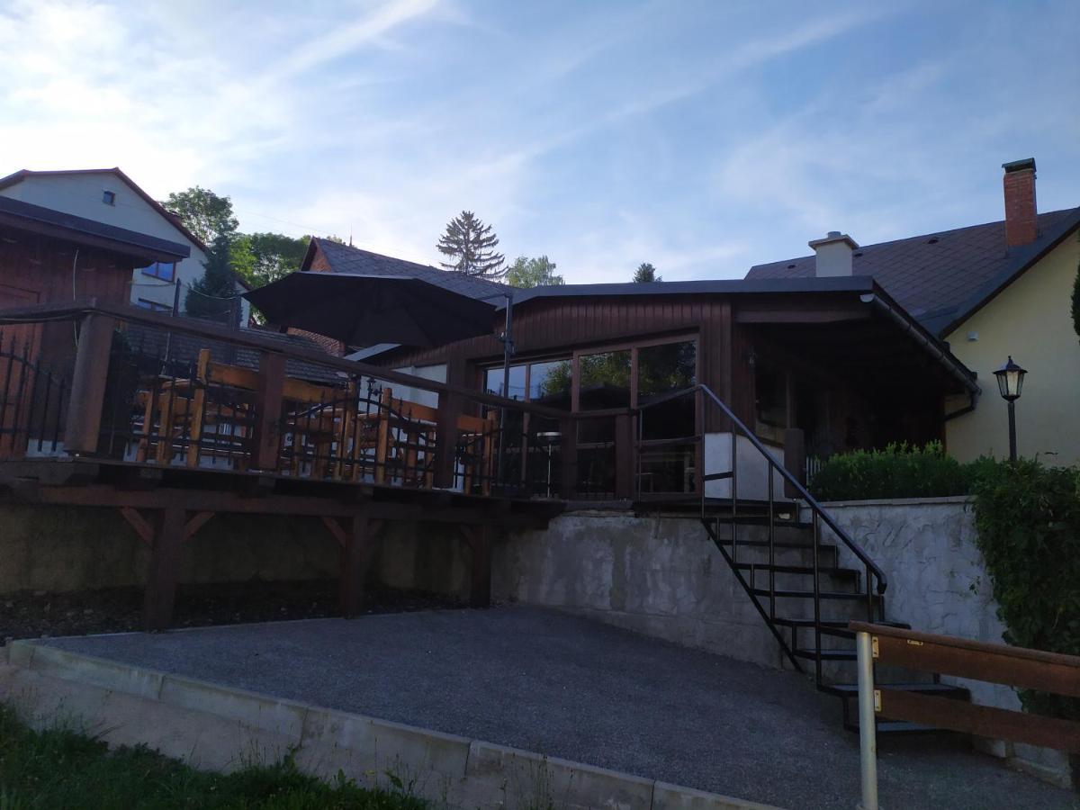 Ubytovani U Bohouse Jilemnice Exterior photo